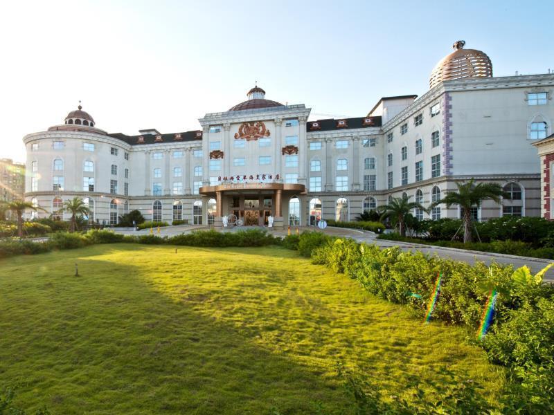 The Royal Pinnacle Hotel Doumen Exteriör bild